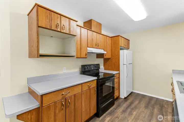 Kitchen with microwave space