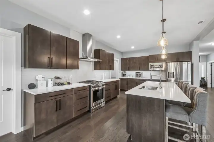 Plenty of counter space here! Plenty of counter space here!