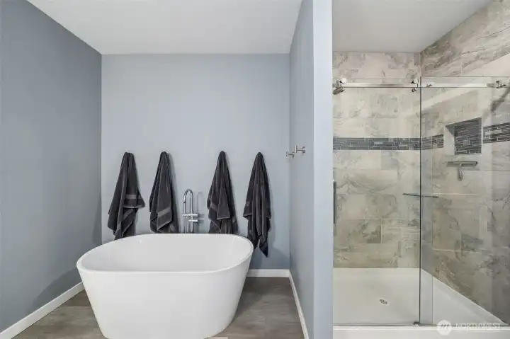 Huge soaking tub in primary Huge soaking tub in primary