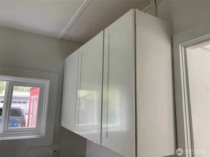 R02 Back Lt Green Home