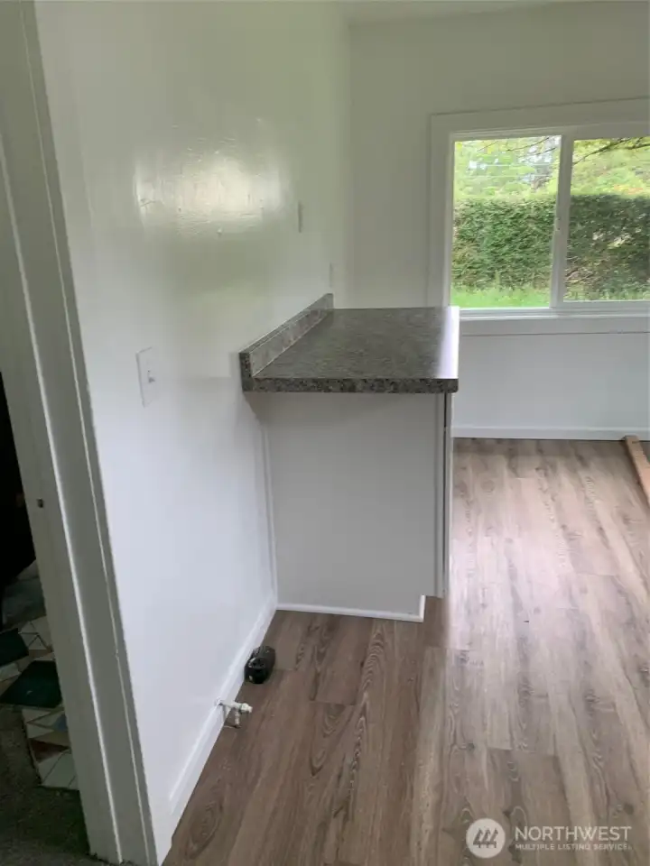 R02 Back Lt Green Home