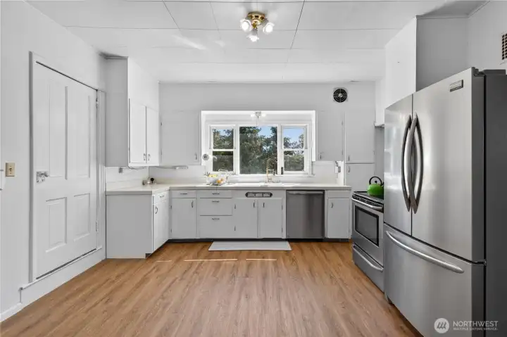 Spacious kitchen with updated appliances Spacious kitchen with updated appliances