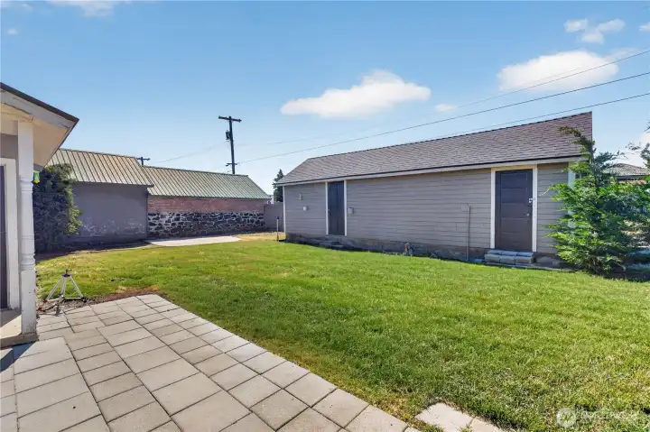 Detached single car garage Detached single car garage