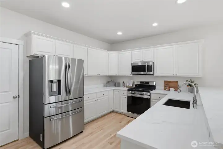 Kitchen with breakfast nook Kitchen with breakfast nook