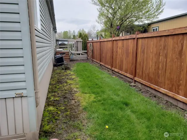 New Fully Fence Pet Friendly Side yard.