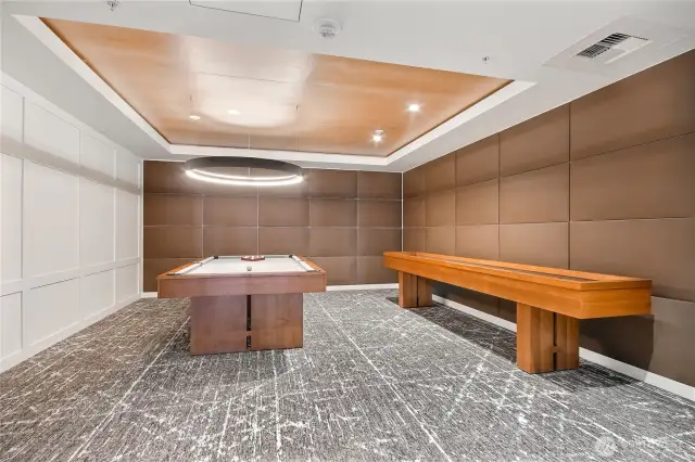 Game room with Billiard table
