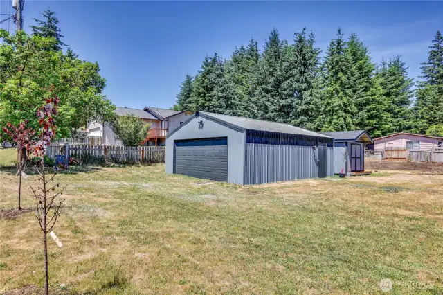 Detached garage