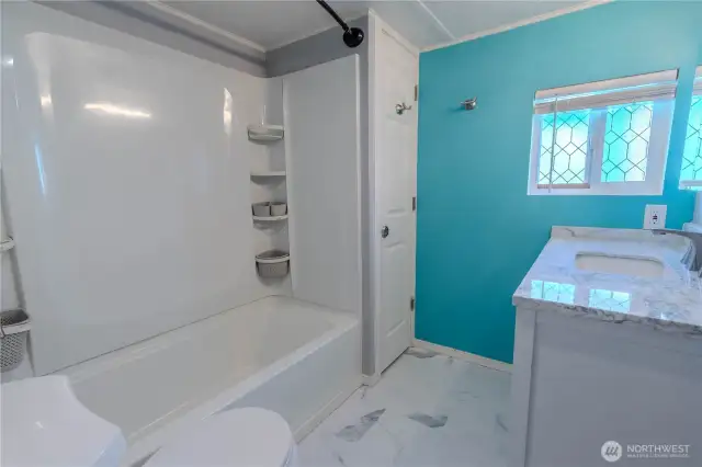 Remodeled Bath w/ Closet