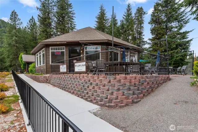 Club house and on-site restaurant