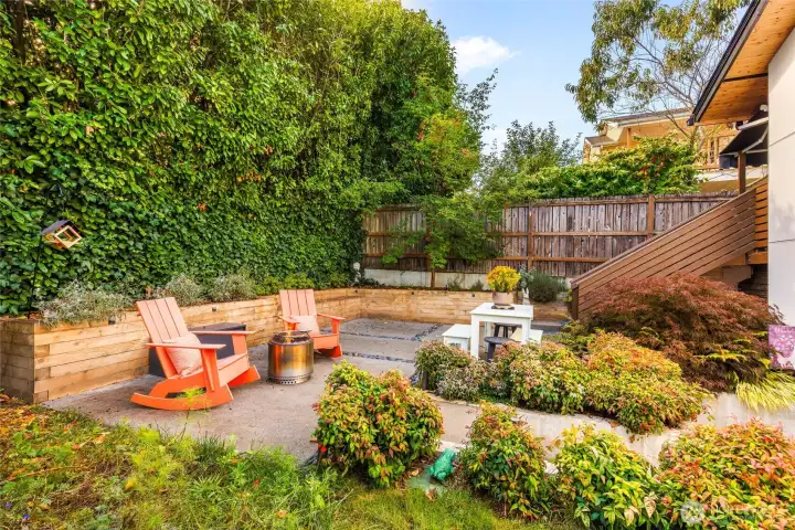 Backyard oasis, professionally designed by landscape architect (Chad Wichers, Studio 342)