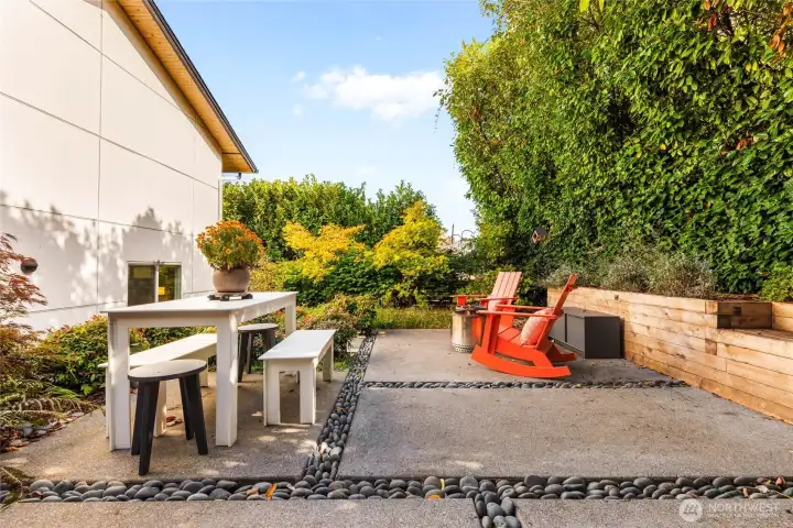 Backyard oasis, professionally designed by landscape architect (Chad Wichers, Studio 342)