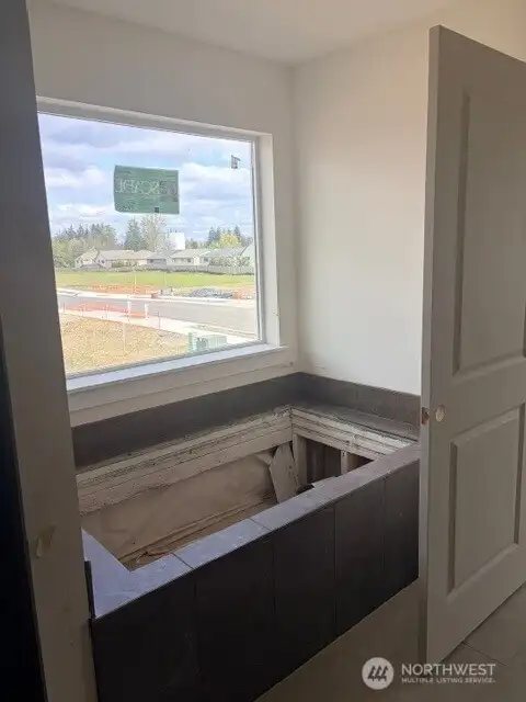 Drop in soaking tub