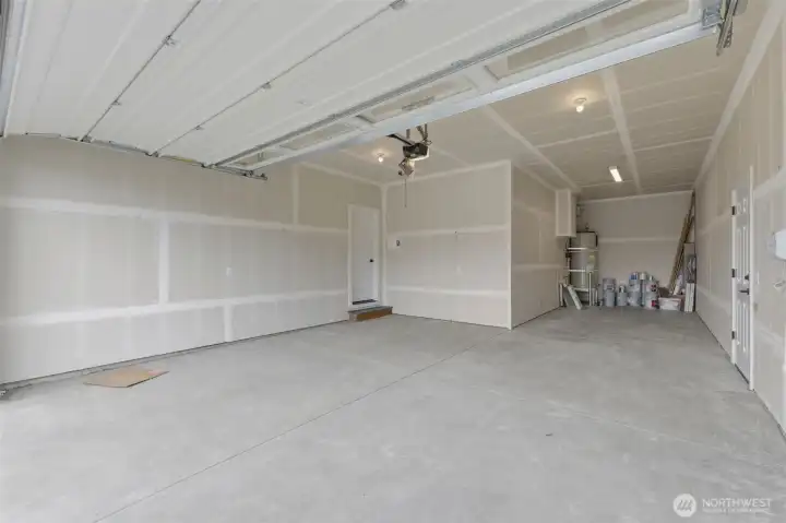 tandem 3- car garage