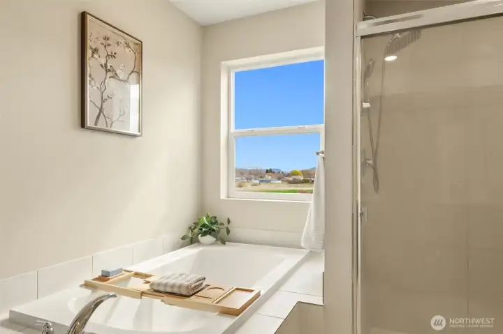 Luxurious soaking tub