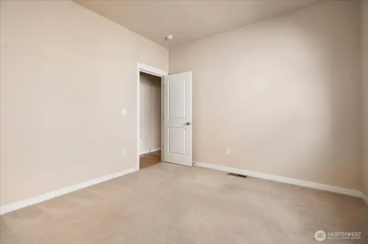 Flexible spaces for guests, work, or hobbies