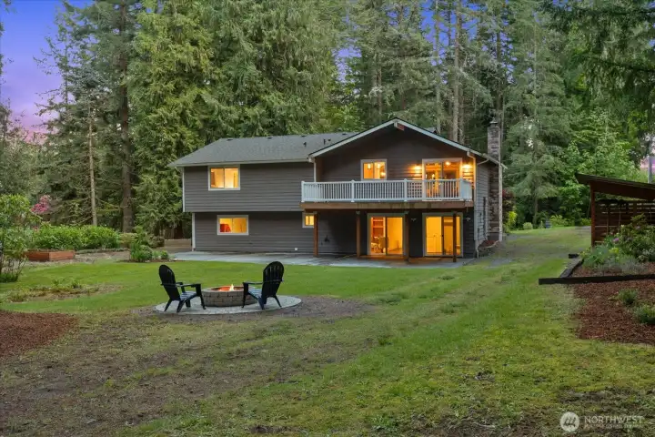 Sit and Relax by the Firepit!