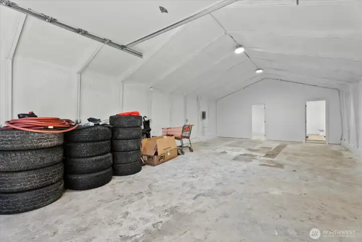 Fully insulated shop