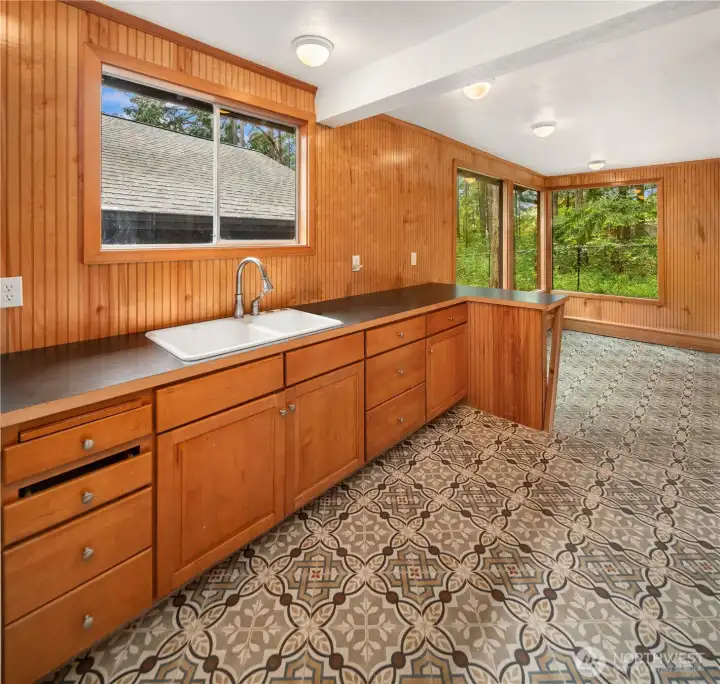 With a second kitchen in the detached home, this property is perfectly suited for extended living, guest accommodations, or rental opportunities.