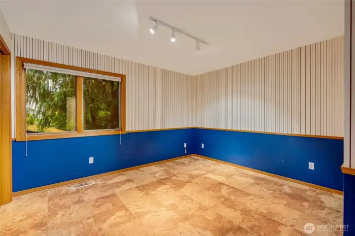Secondary bedroom. Secondary bedroom.