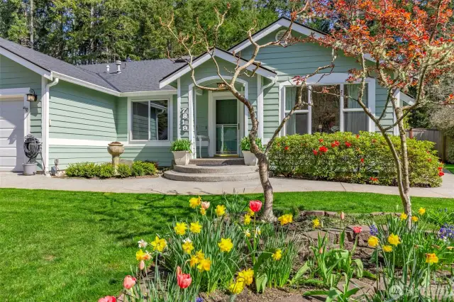 Welcome home to 7819 71st Ave NW, Gig Harbor!