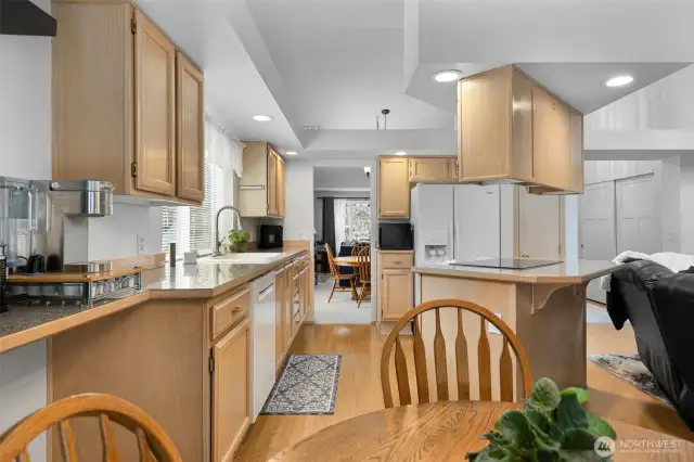 Easy entertaining in this wonderful layout
