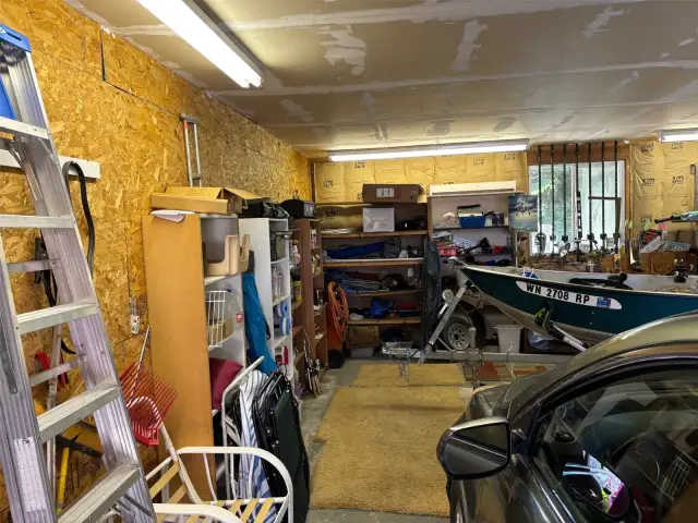 Garage.