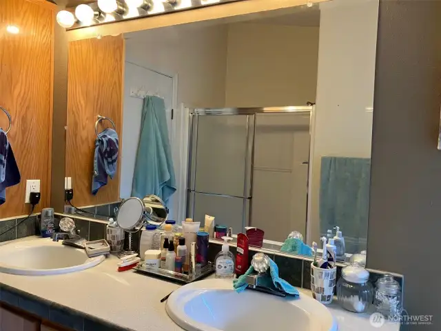 Main Bathroom.
