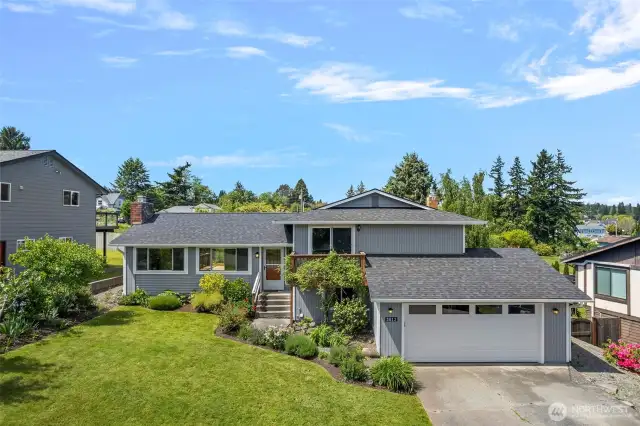 Welcome to 3812 R Ave in sunny Anacortes. NEW ROOF and EXTERIOR paint!