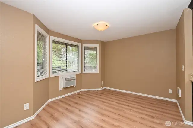 Airconditioning unit cools living spaces