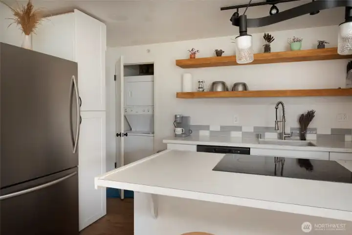 DW, Washer-Dryer Stay