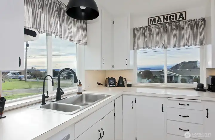 enjoys the westerly views too.