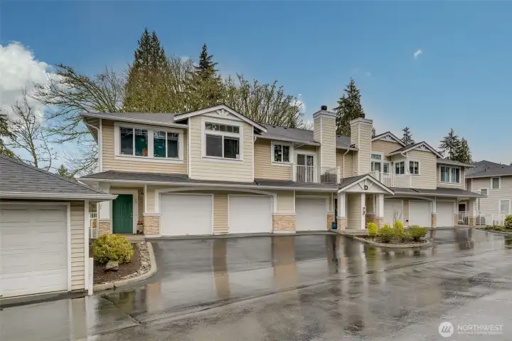 Center Garage belongs to D2.