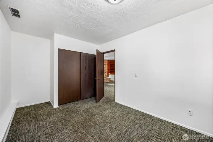 4th multi-purpose room with closet