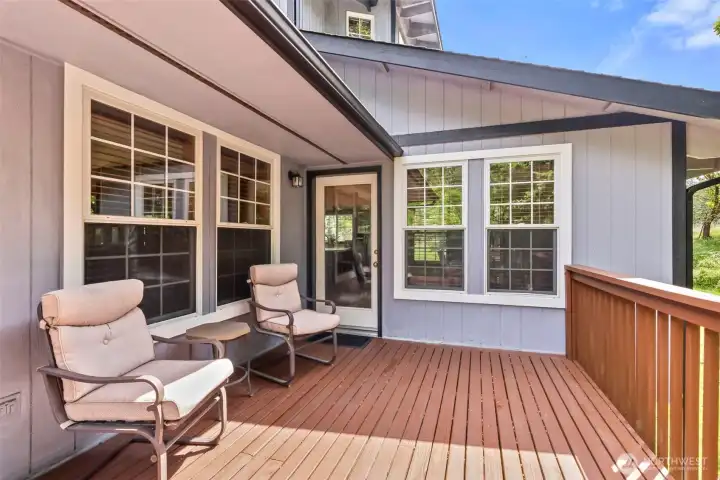 Deck area off eating nook