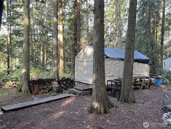 How's this for a great camping setup? How's this for a great camping setup?