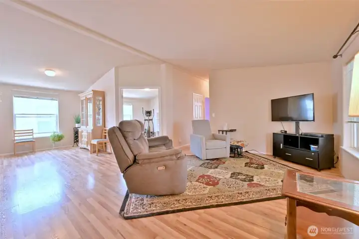 Right as you walk in the door you can see the tall ceilings and open layout Right as you walk in the door you can see the tall ceilings and open layout