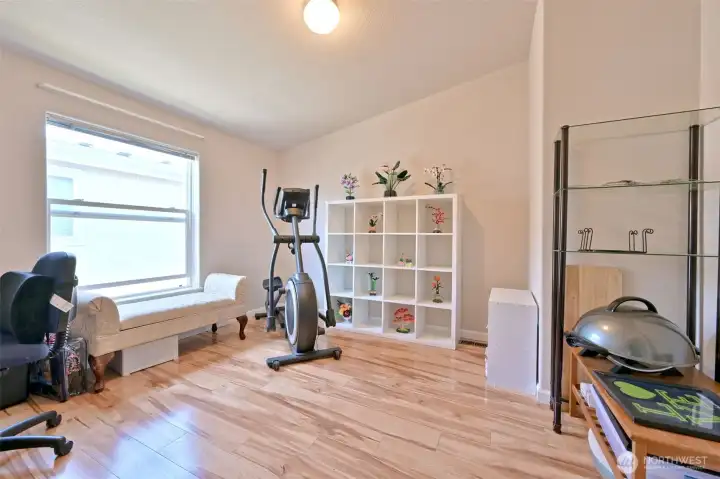 Off of the living room is the spacious office or den! Off of the living room is the spacious office or den!