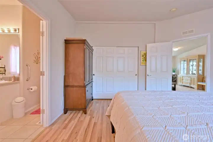 The primary bedroom has a spacious ensuite! The primary bedroom has a spacious ensuite!