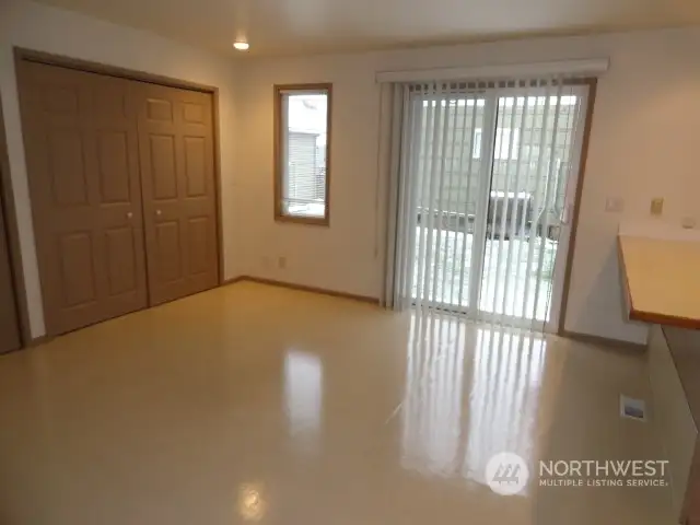 Kitchen dining area