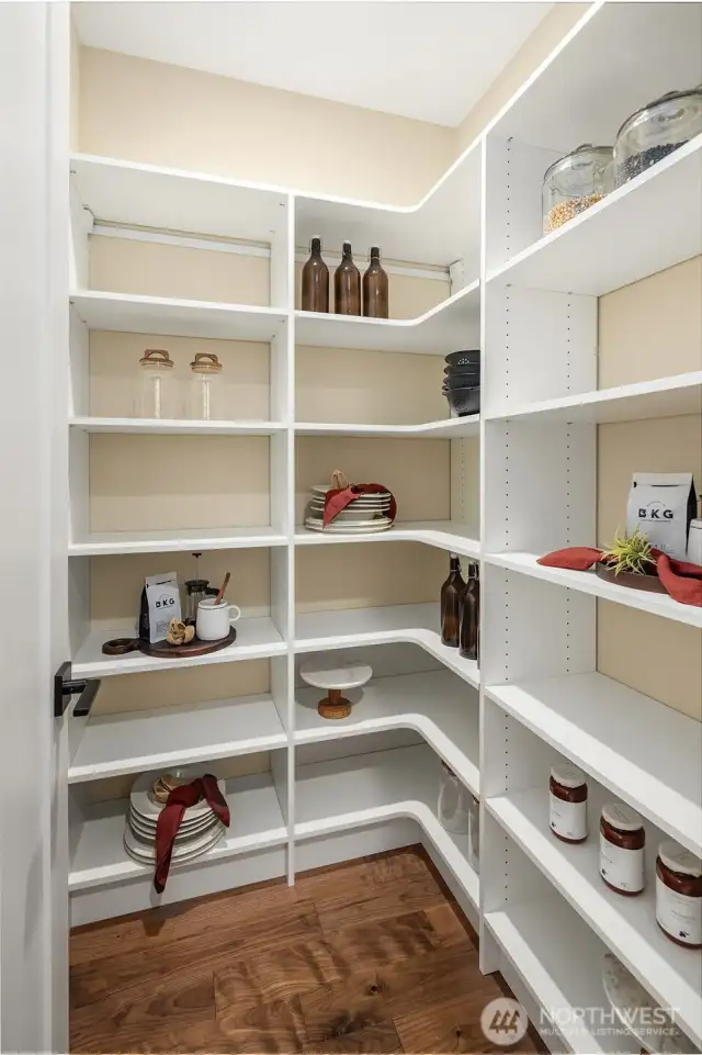 Walk-in kitchen pantry