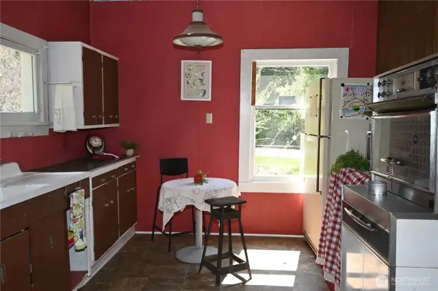Kitchen w/room for dining.