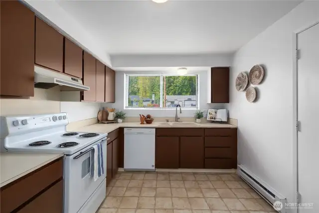 Kitchen - pass through to laundry