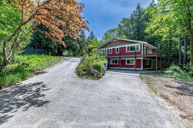 View from partway down the driveway