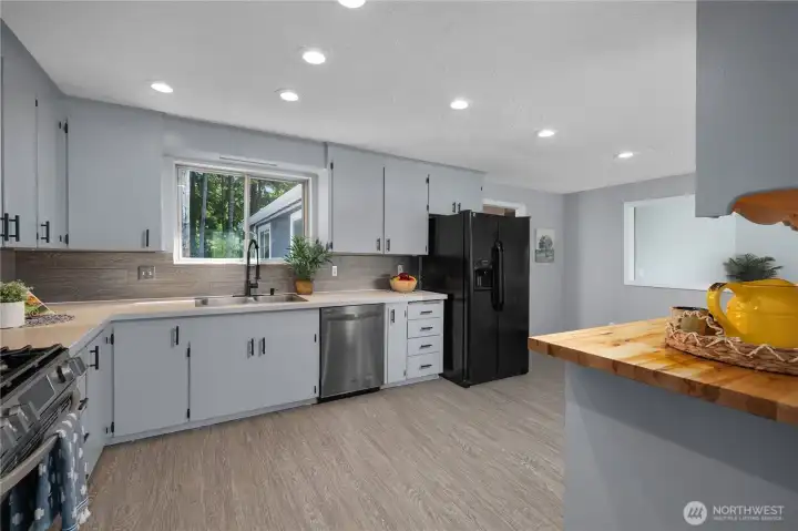Kitchen with coffee bar area