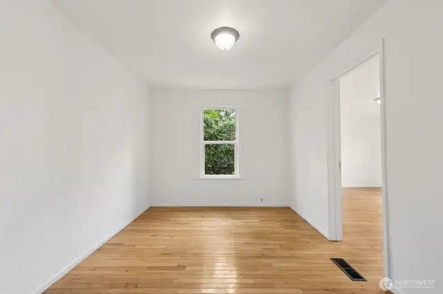 Middle Bedroom