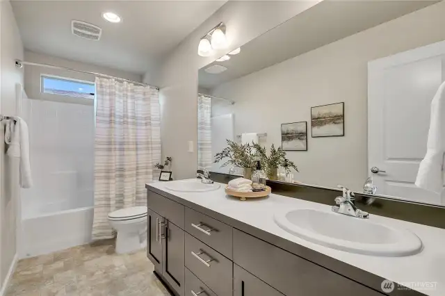 Full Hall Bath