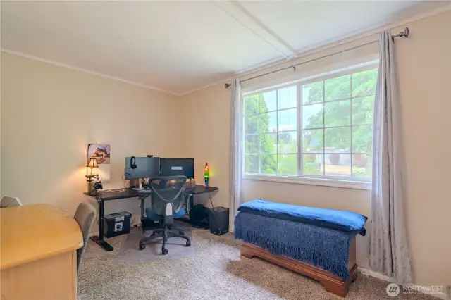 Bedroom-2/Office