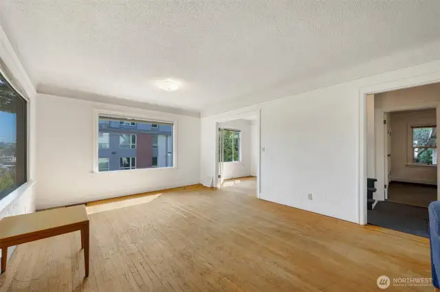 Dining room adjacent to the kitchen