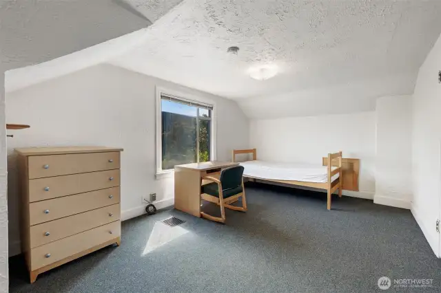 Upper floor bedroom 2