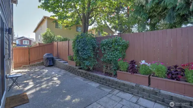 The back yard is perfect to relax and have informal meals or fun get togethers.